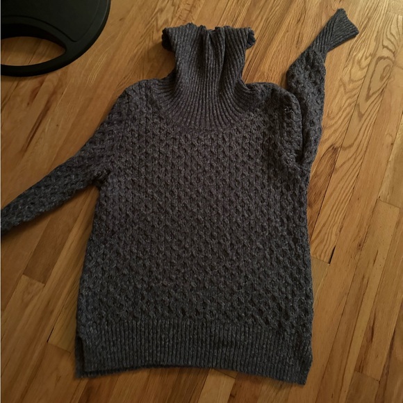 Blue grey turtleneck - Picture 3 of 3